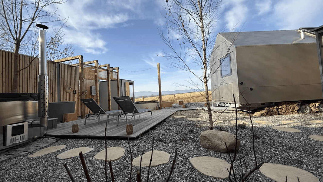 Widok na krajobraz — off-grid glamping